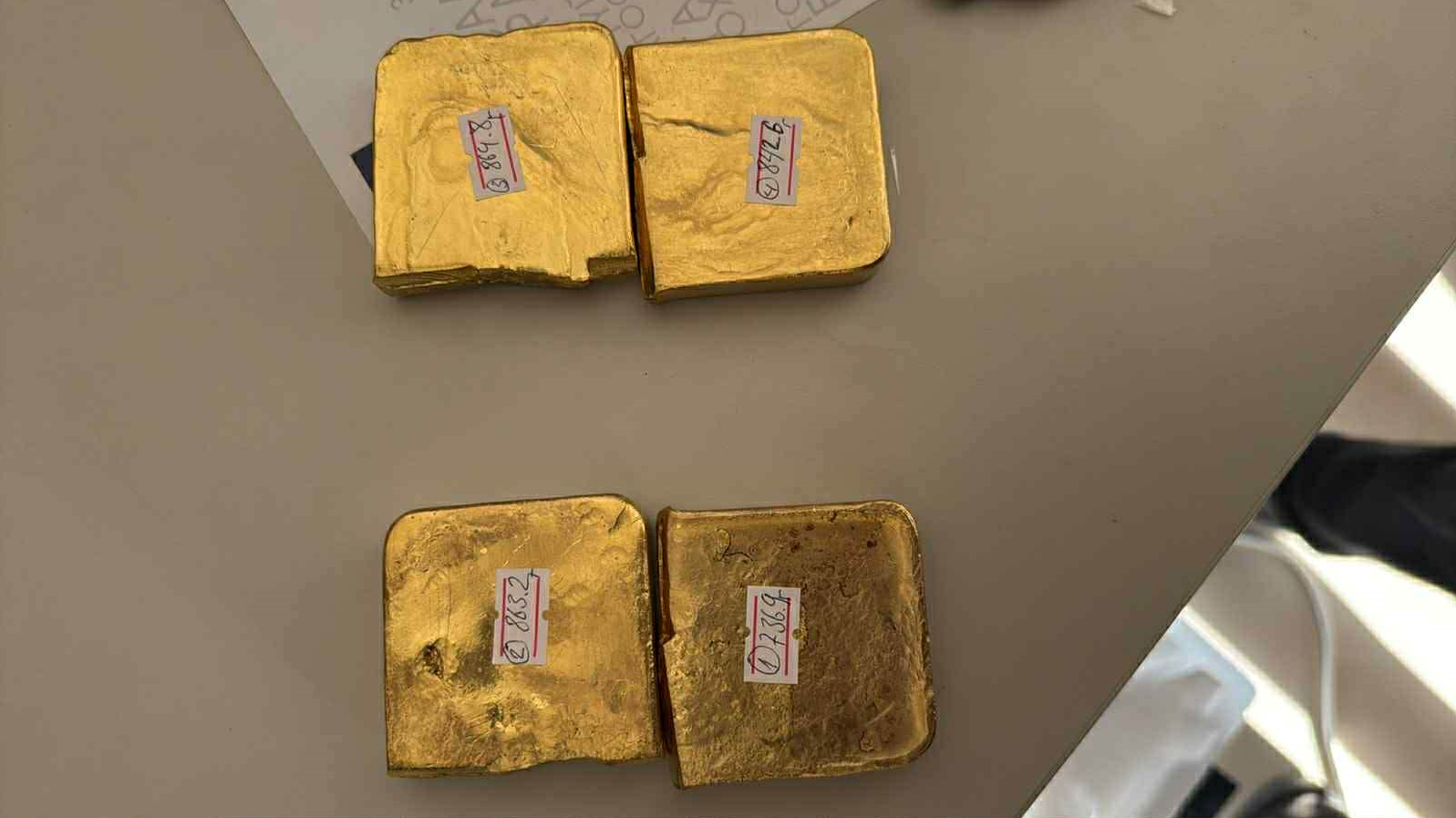 Их хэмжээний алт хууль бусаар хил давуулах гэж байсан үйлдлийг таслан зогсоожээ