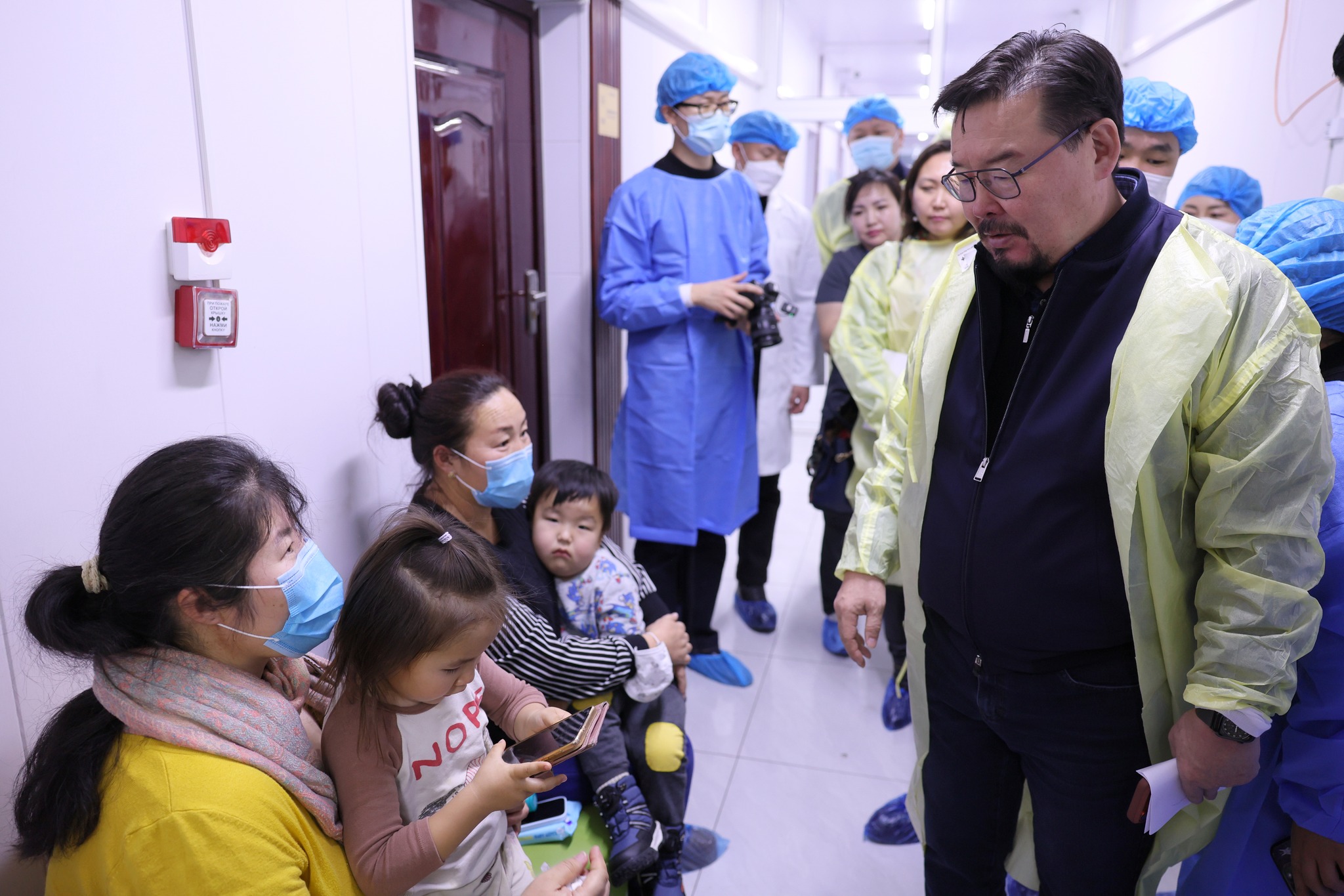 Ханиад, томуугийн шинжилгээ болон эмчилгээний зардлыг бүрэн даатгалд хамруулах асуудлыг судлах үүрэг өгөв