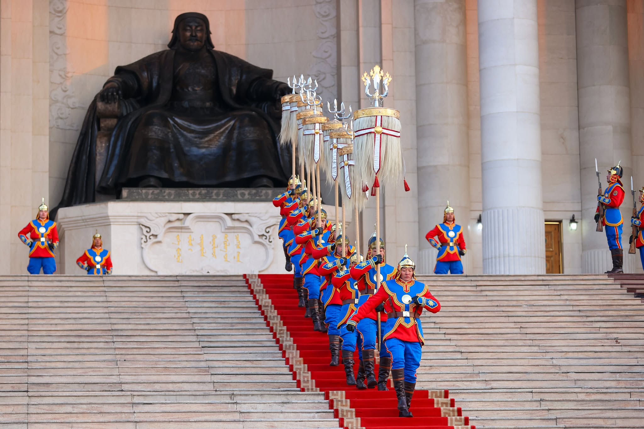 Энэ Лхагва гарагт бүх нийтээр амарна