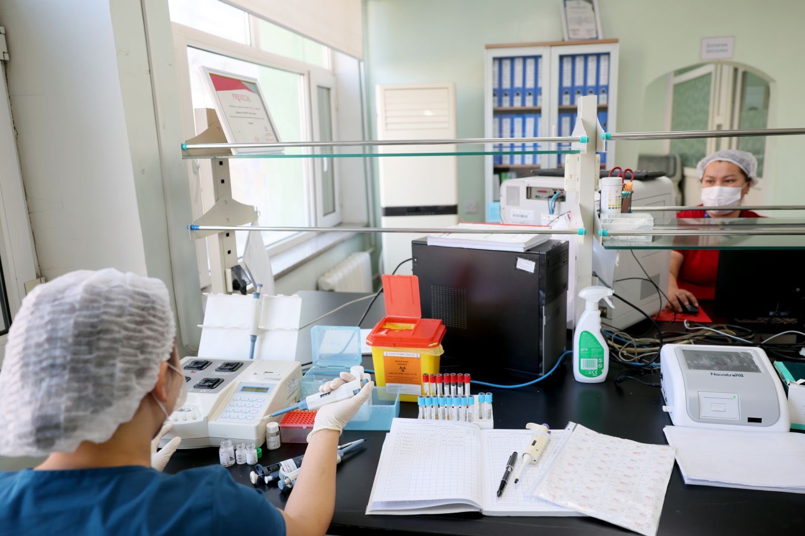 Эмч, эмнэлгийн ажилтнуудын илүү цагийн урамшуулалд нэг тэрбум төгрөг гаргана 