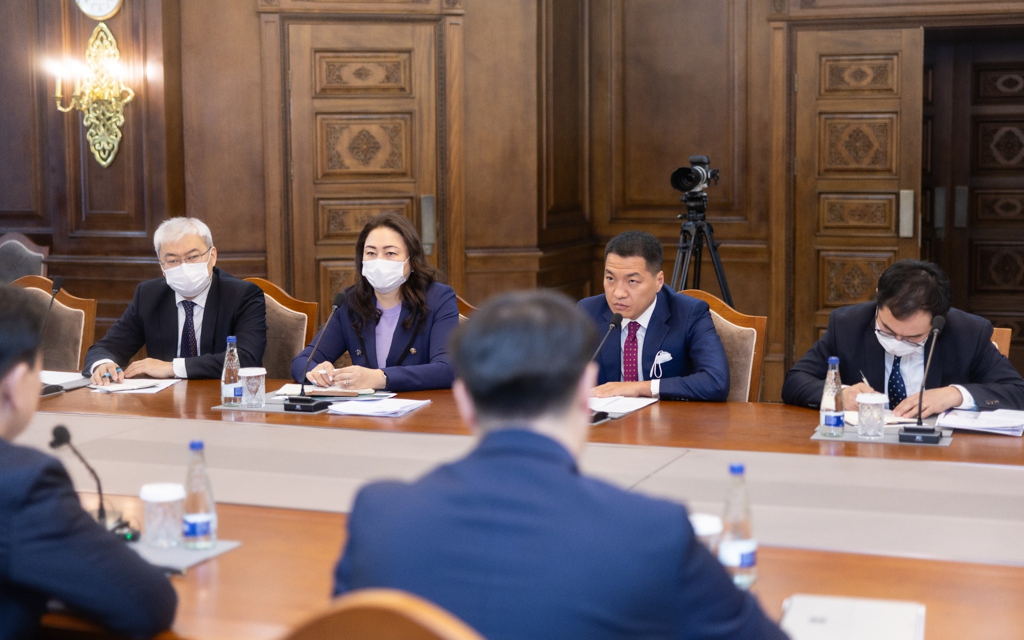 Н.Учрал: Ахмадууд тэтгэврийнхээ 17хон хувийг зардалдаа, бусдыг нь зээлэндээ өгч байна 