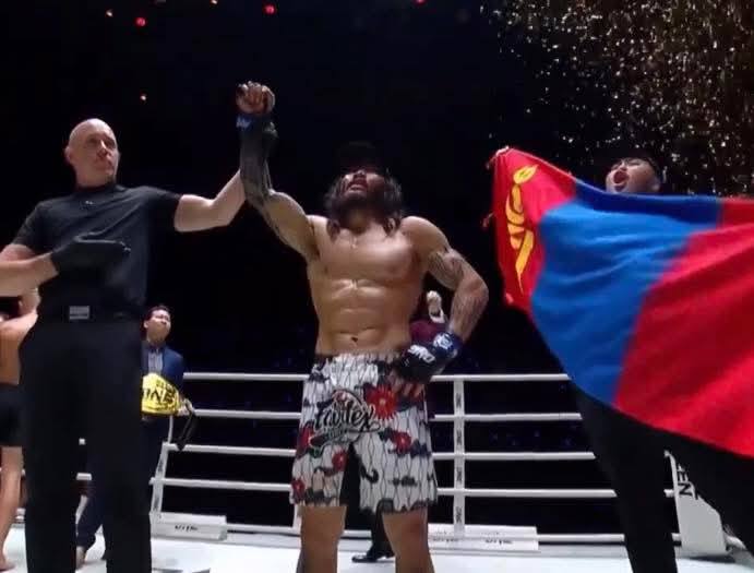 Уурхайн талбайгаас дэлхийн аварга хүртэл