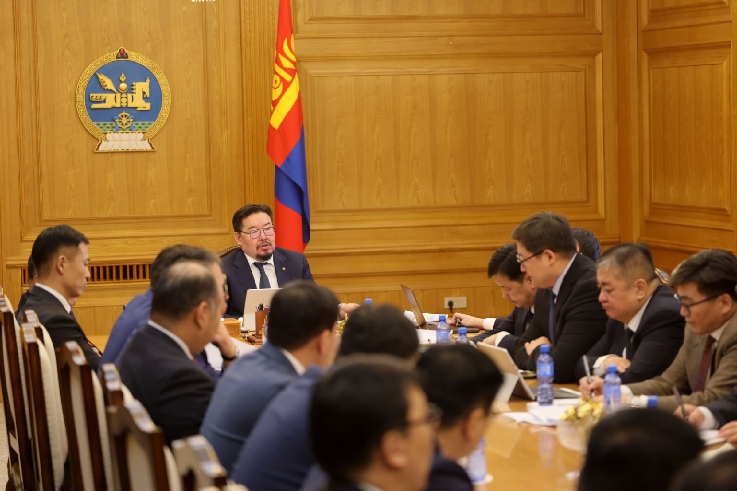 Төсвийн мөнгөөр шинэ жил зэрэг олон нийтийн арга хэмжээ зохион байгуулахыг хориглов