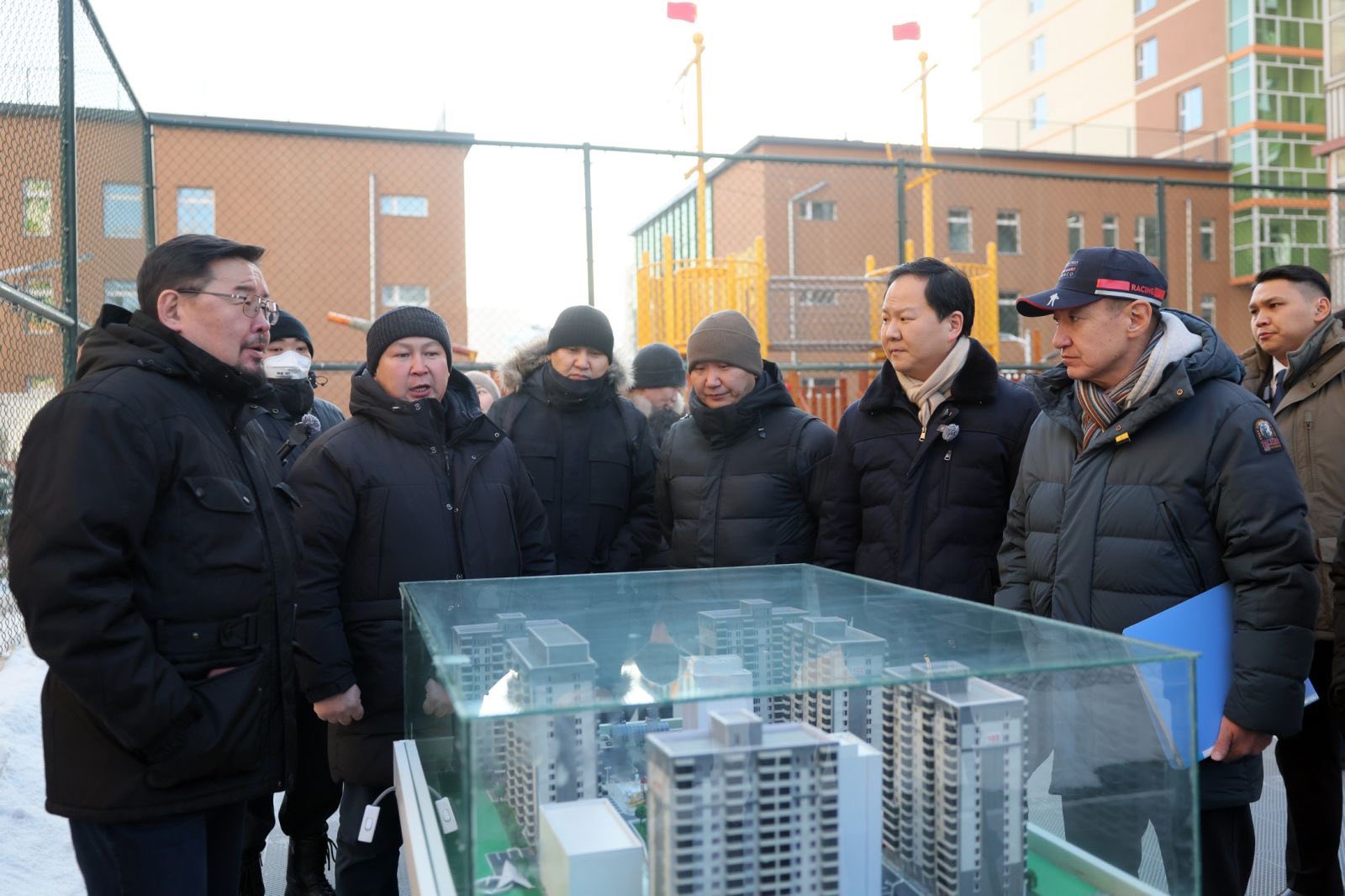 100 айлын дахин төлөвлөлтийн эхний айлууд байрандаа оржээ 