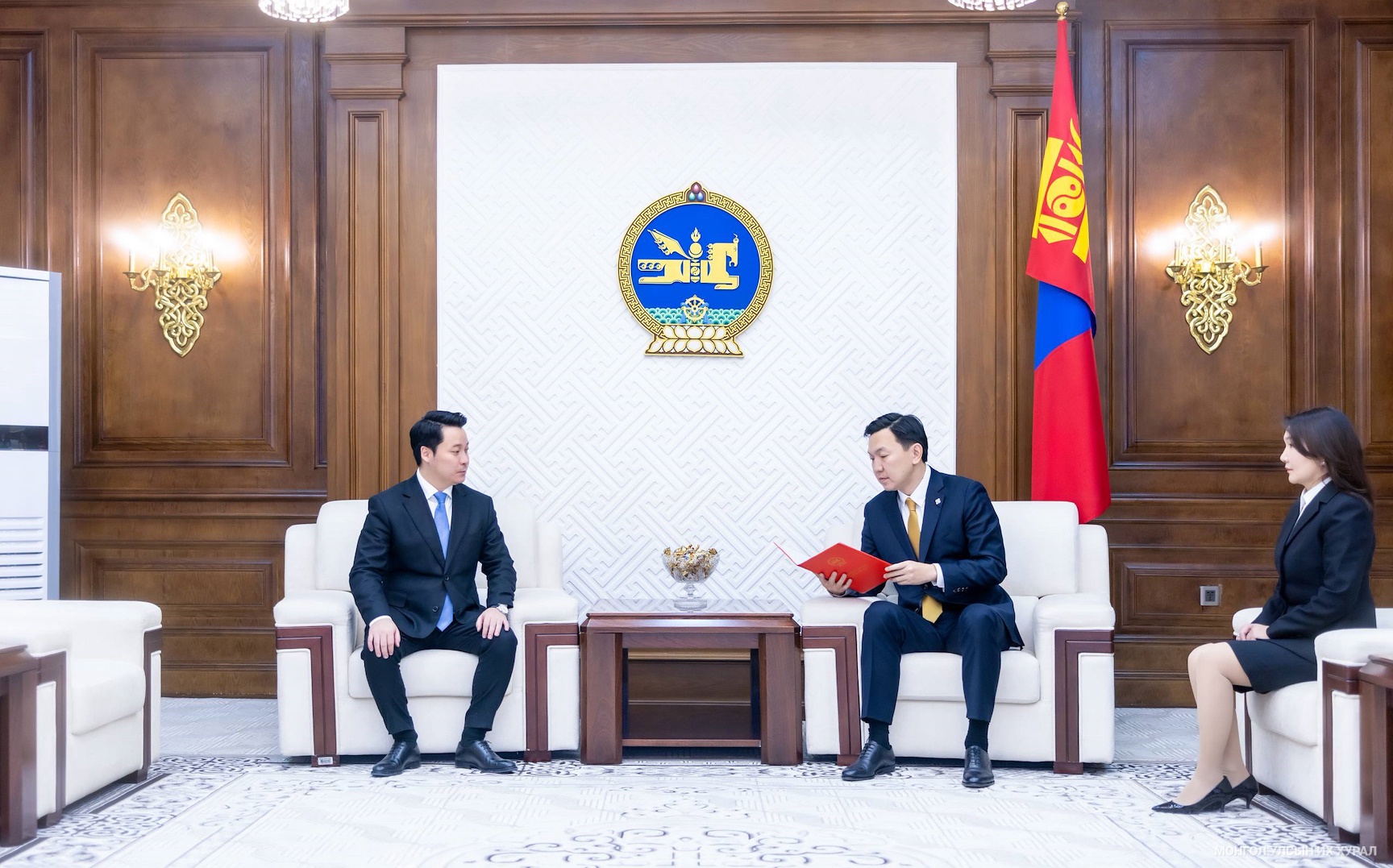 Элчин сайд нарыг эгүүлэн татах, томилох асуудлаар зөвшилцөх санал өргөн мэдүүллээ