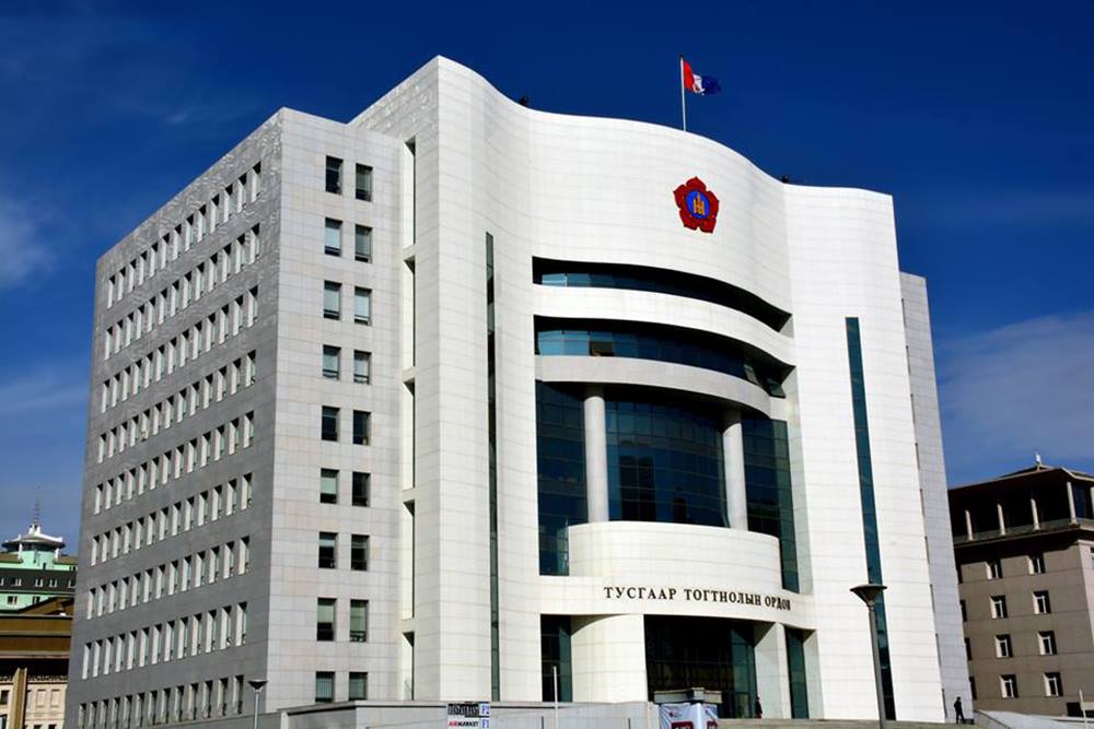 Тэтгэврээ нэмэх мөнгөгүй мөртлөө 16 дэд сайд томилно