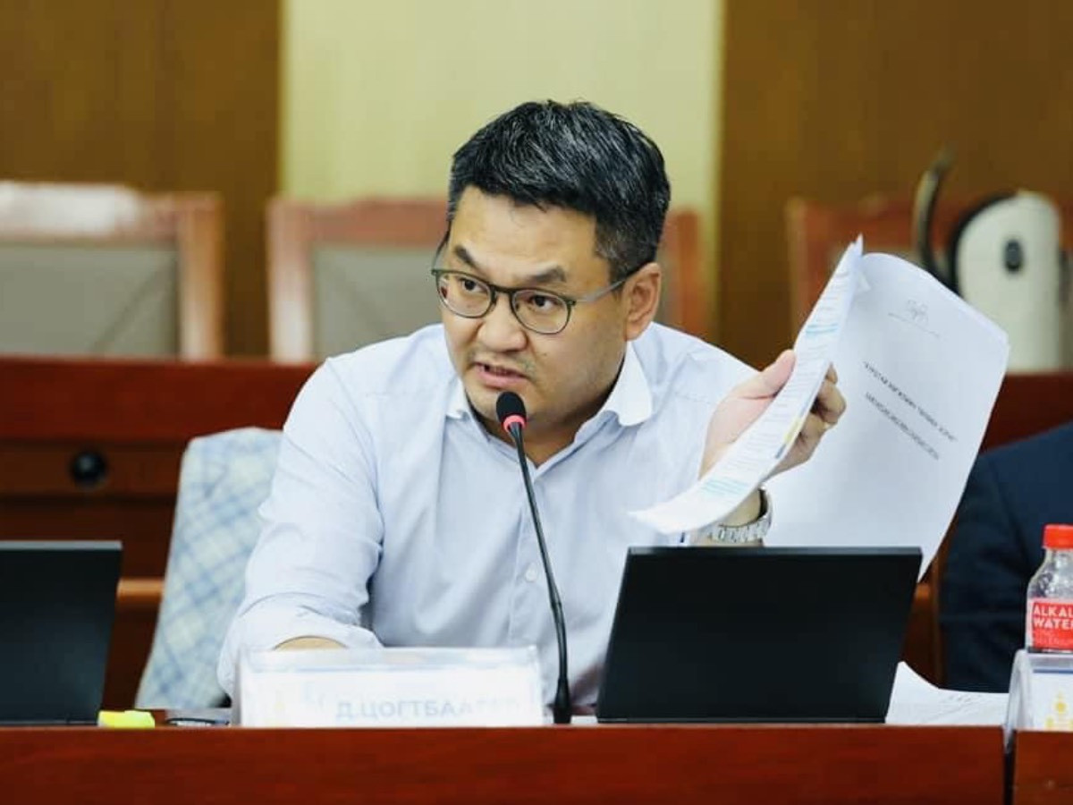 Ө.Шижир: Дарга нар нь Дубай руу хэний зардлаар явж байгаагаа ч мэдэхээ байтлаа задарсан байхад ААН-үүд татвар, шимтгэл, торгуульд сэгсрүүлж байна 