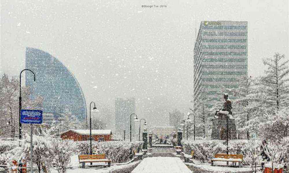   Нийслэлд өдөртөө ялимгүй цас орно