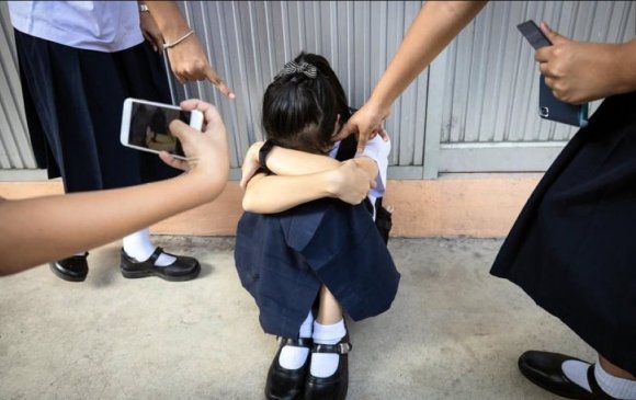 Сурагчдын дээрэлхэлтийг хувийн хэрэгт тэмдэглэж, цаашдын боловсролд нь нөлөөлдөг болно