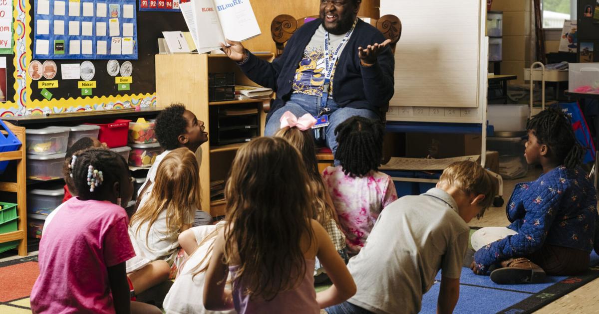 Их Британи хөвгүүдэд “эмэгтэйчүүдийг хүндэлж сурах” хичээл зааж эхэллээ