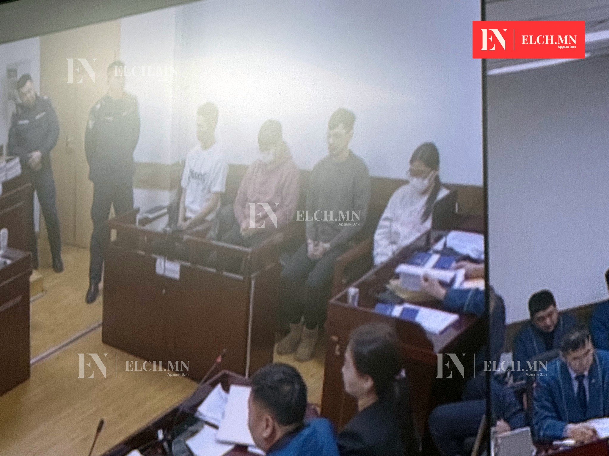 32 настай эмэгтэй болон 16 настай охиныг зэрлэгээр хөнөөсөн этгээдүүдэдийг шүүж байна 