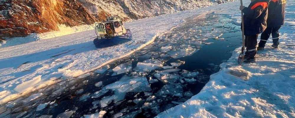 Байгаль нуурт жуулчдын машин живж, БНХАУ-ын долоон иргэн амиа алджээ