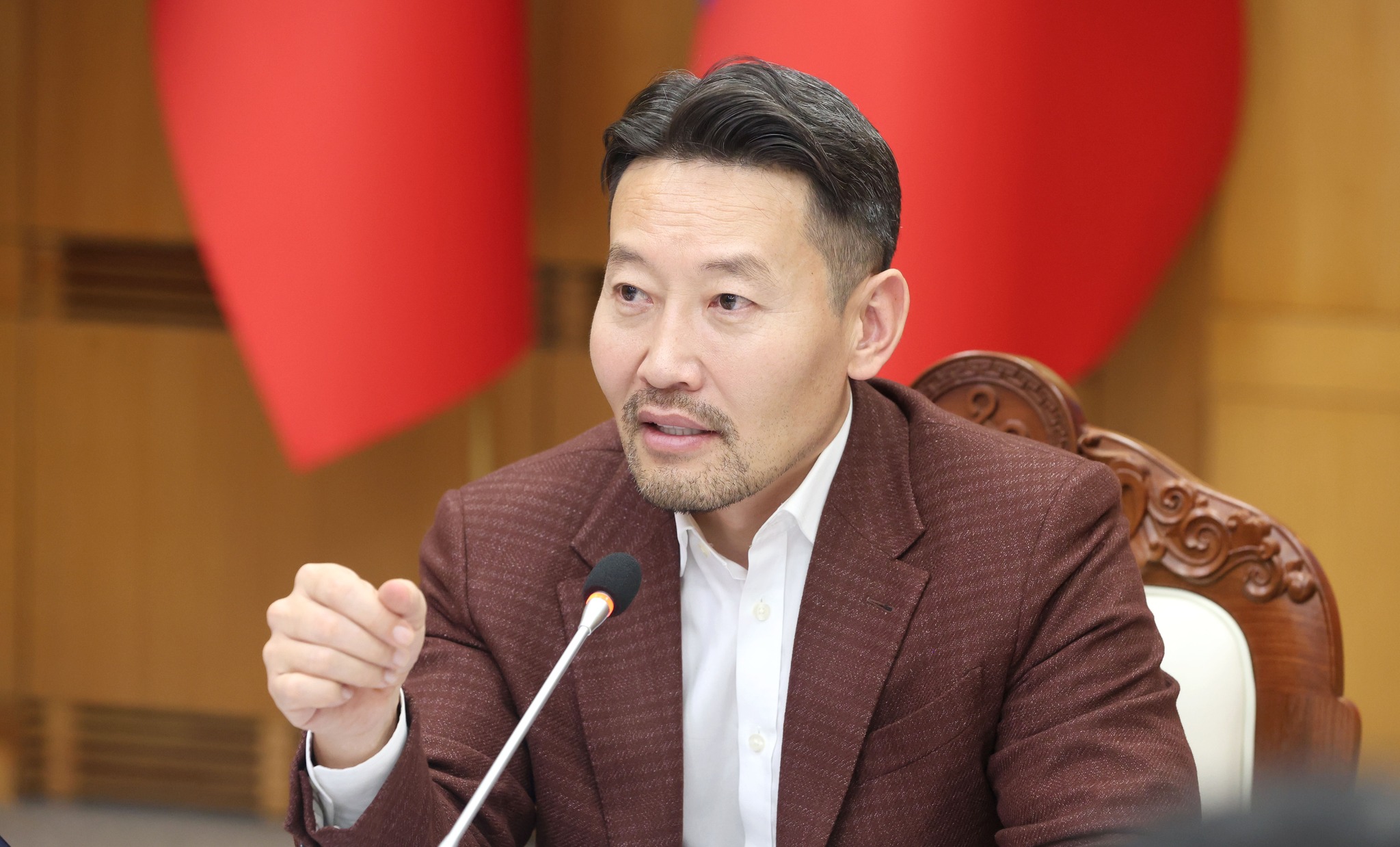 Вьетнамд үүрэг гүйцэтгэсэн морьдыг эх оронд нь авчирч, сэлгэх асуудлыг хэлэлцэв