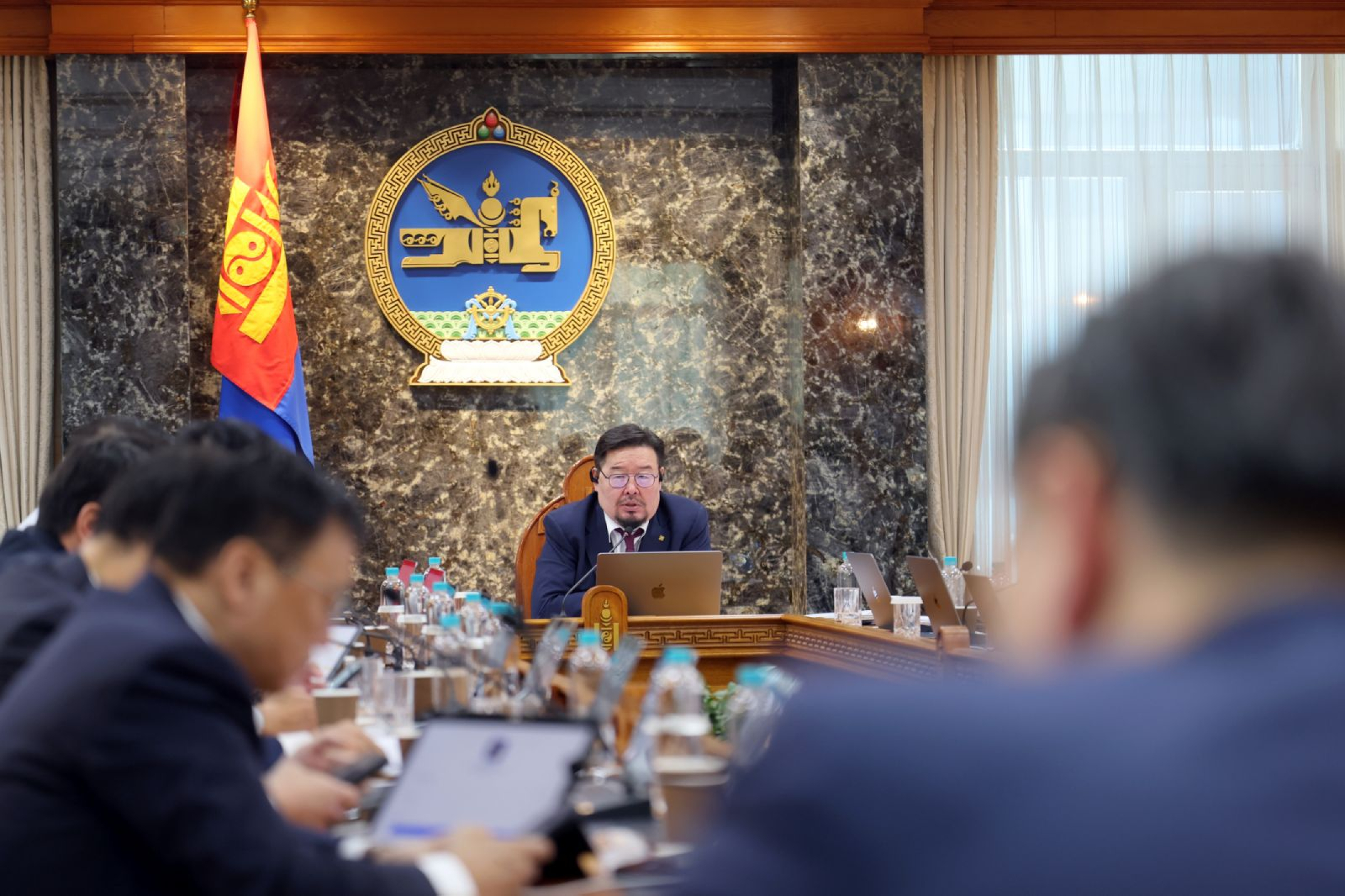 ЗГ: Ядуурлыг бууруулах хөтөлбөр хэлэлцэж байна 