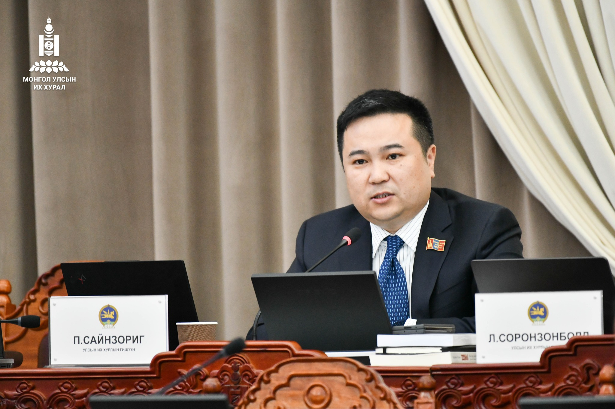 УИХ-ын гишүүн П.Сайнзориг 1024 бөх барилдуулах шийдвэрийг тухай бүрд нь гаргадаг болох хуулийн төсөл санаачилжээ 