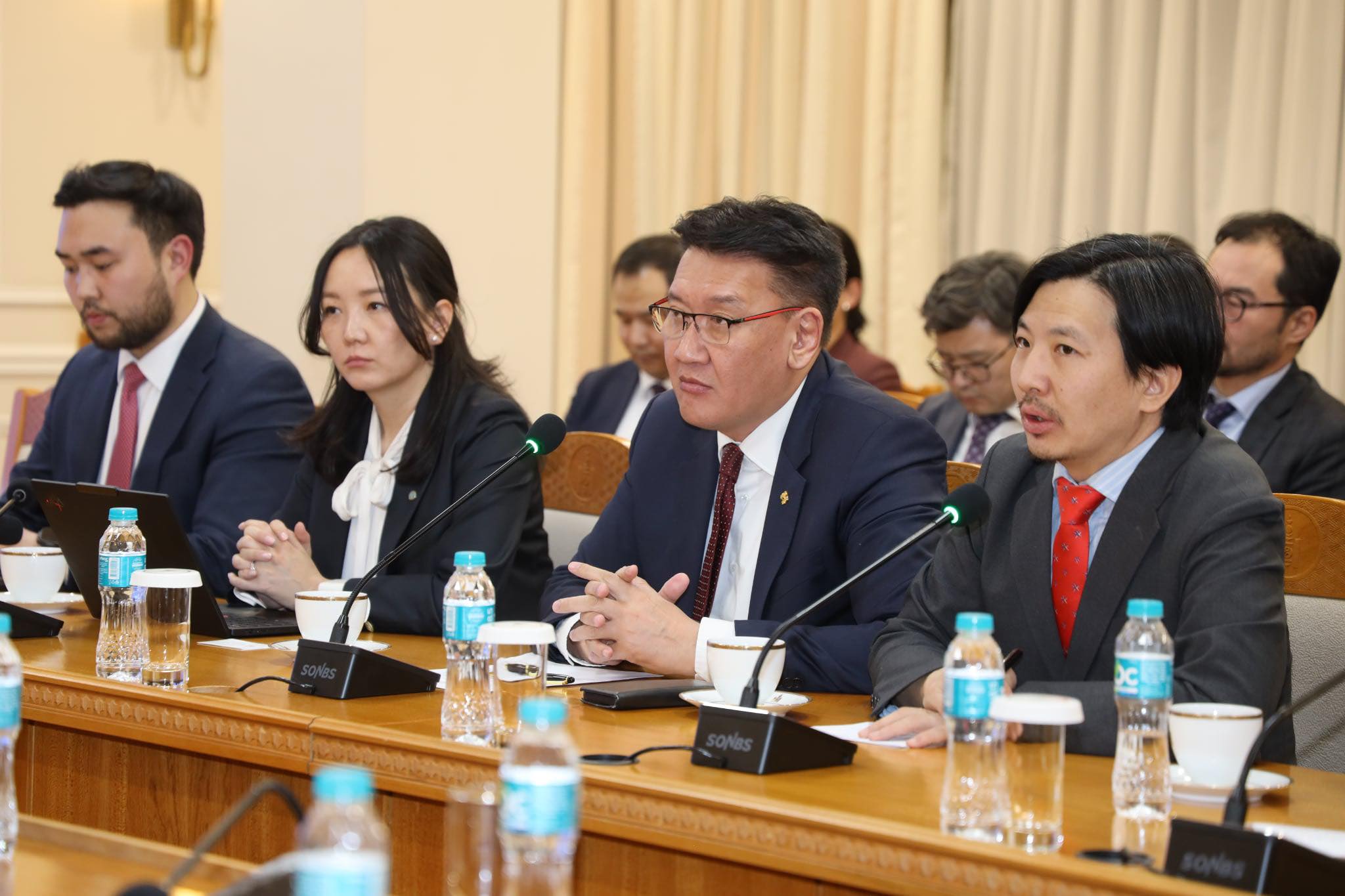 Оюутолгой төслийн хувь нийлүүлэгчдийн зээлийн хүүг бууруулах хэлэлцээ үргэлжилж байна 