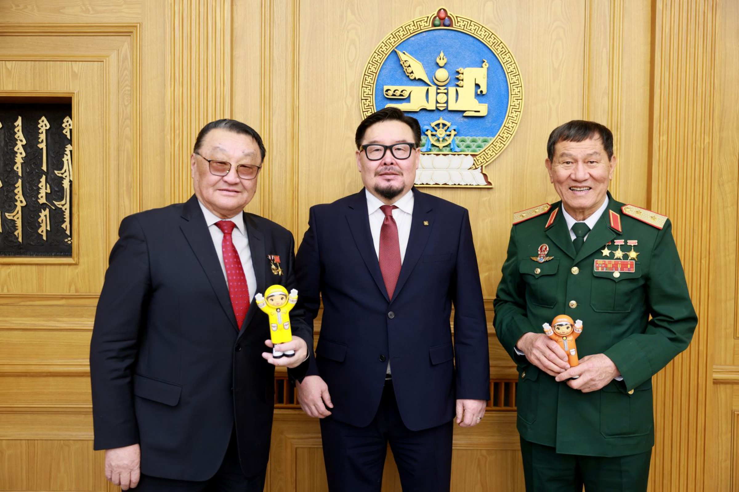 Ерөнхий сайд Г.Занданшатар Монгол, Вьетнам улсын сансрын баатруудыг хүлээн авч уулзлаа