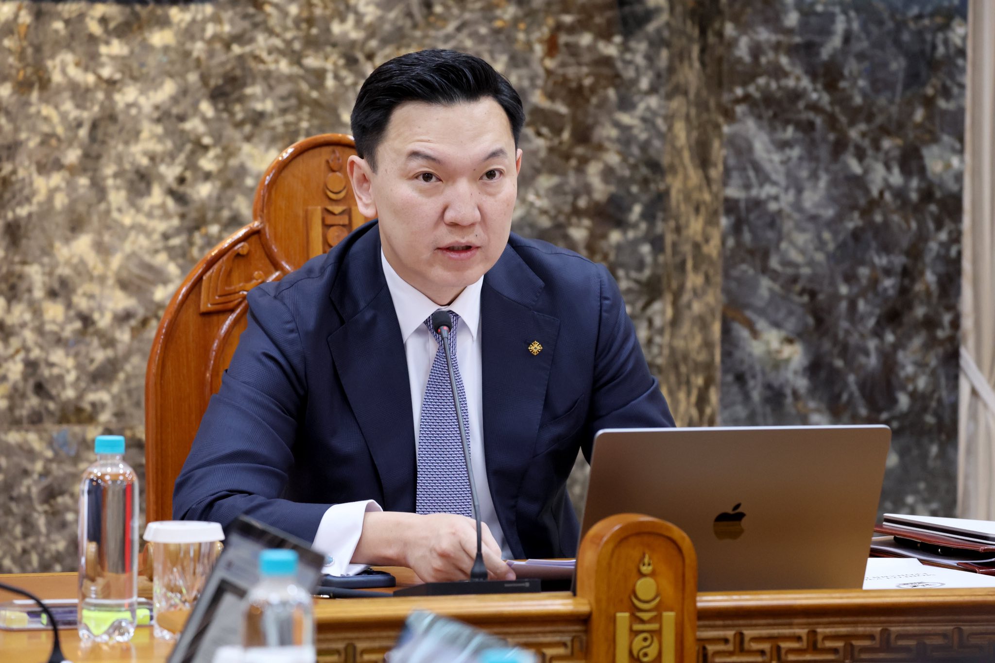 Н.Учрал: Татварын өрийн улмаас дансаа хаалгасан аж ахуйн нэгжүүдийн дансыг нээлээ