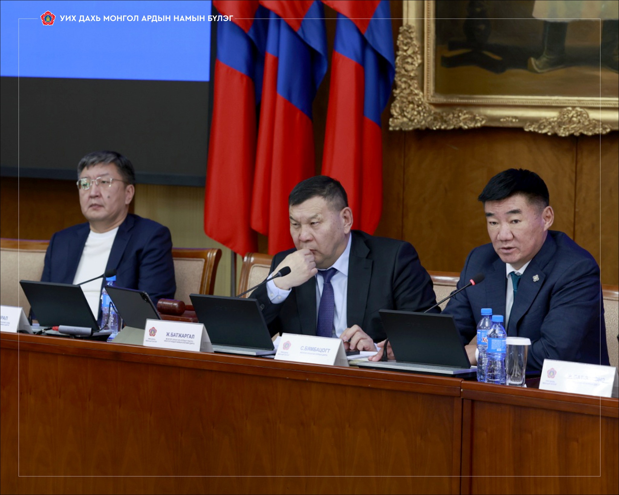 МАН: АИ-92 шатахууны 42 хоногийн нөөцтэй байна 