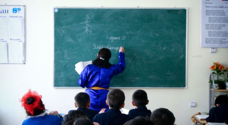 “Эцэг эхийн зөвлөл”-ийн нэрээр төгсөлтийн баяр, ой тэмдэглэж, бэлэг цуглуулахыг хориглолоо