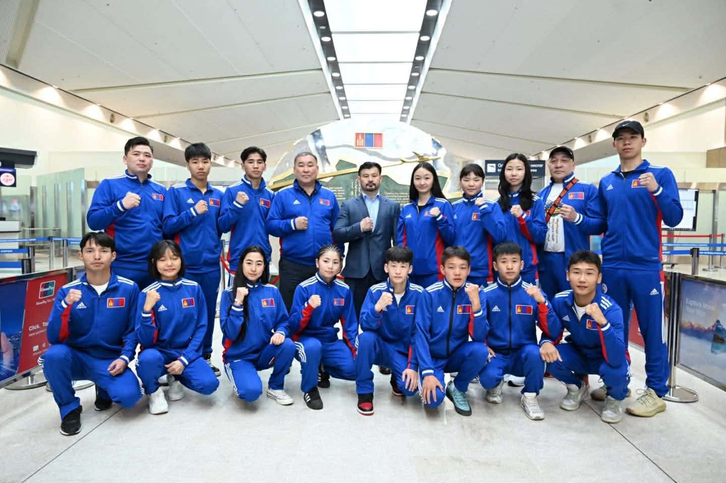 Анх удаа Боксын өсвөрийн баг бүрэн бүрэлдэхүүнээрээ Азийн аваргад оролцохоор Узбекистаныг зорилоо