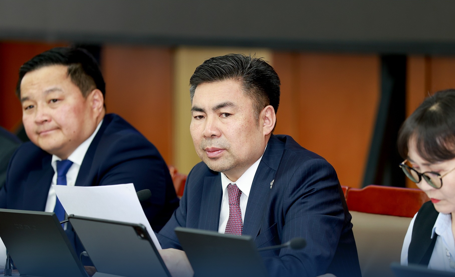 Хамтарсан хуралдаан: Монгол улсын нэгдсэн төсвийн 2027 төсвийн хүрээний мэдэгдлийг хэлэлцэхийг дэмжив