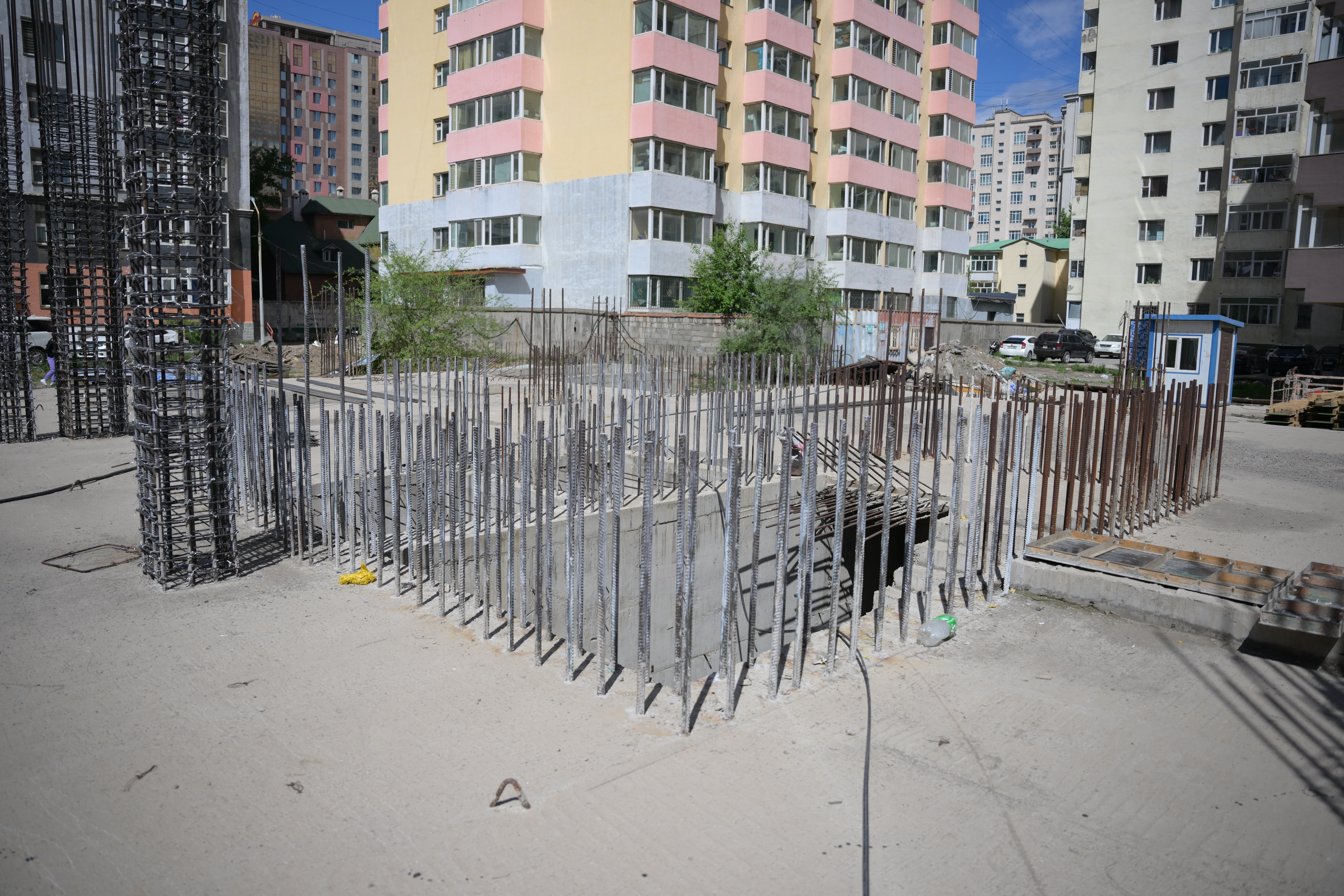 Газрын маргаантай барилгын ажлыг зогсоолоо
